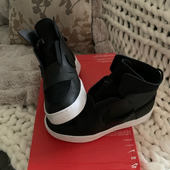 SOLD//Vandalized LX (7.5 women’s) new - Picture 2 of 7